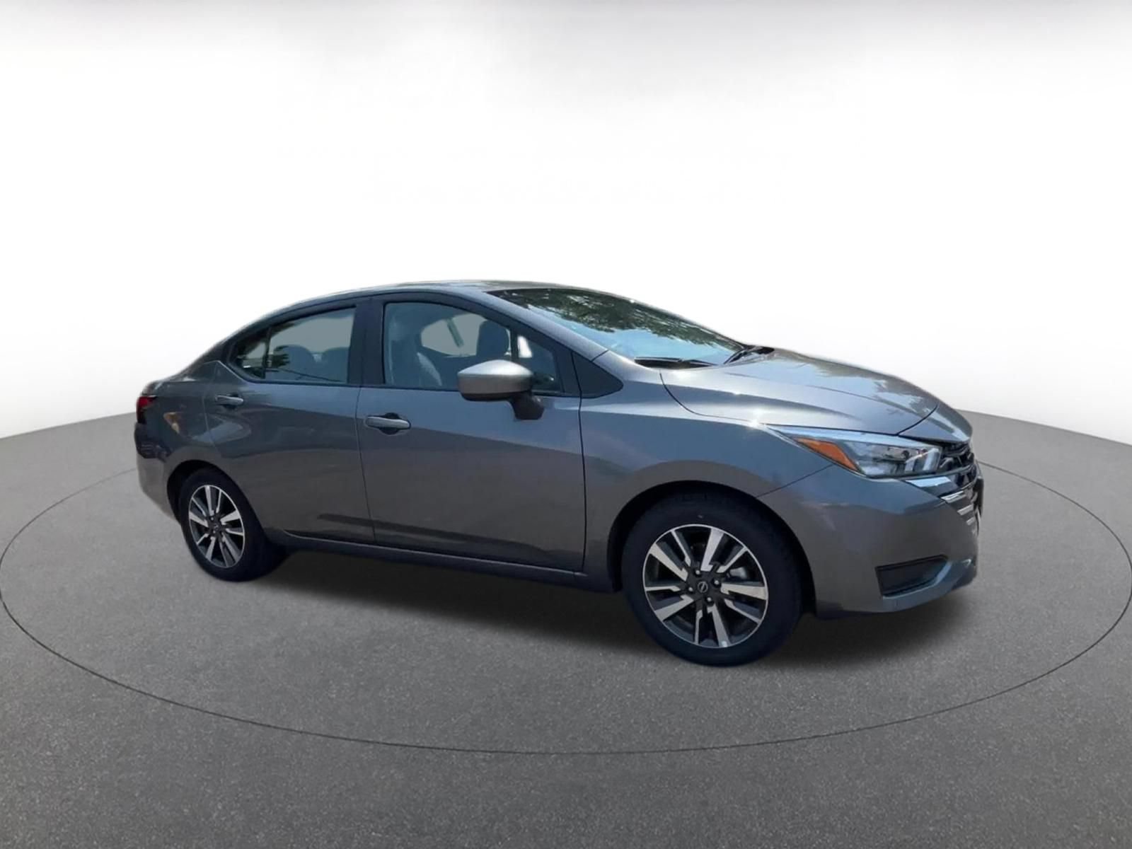 Used 2025 Nissan Versa SV FWD image 2