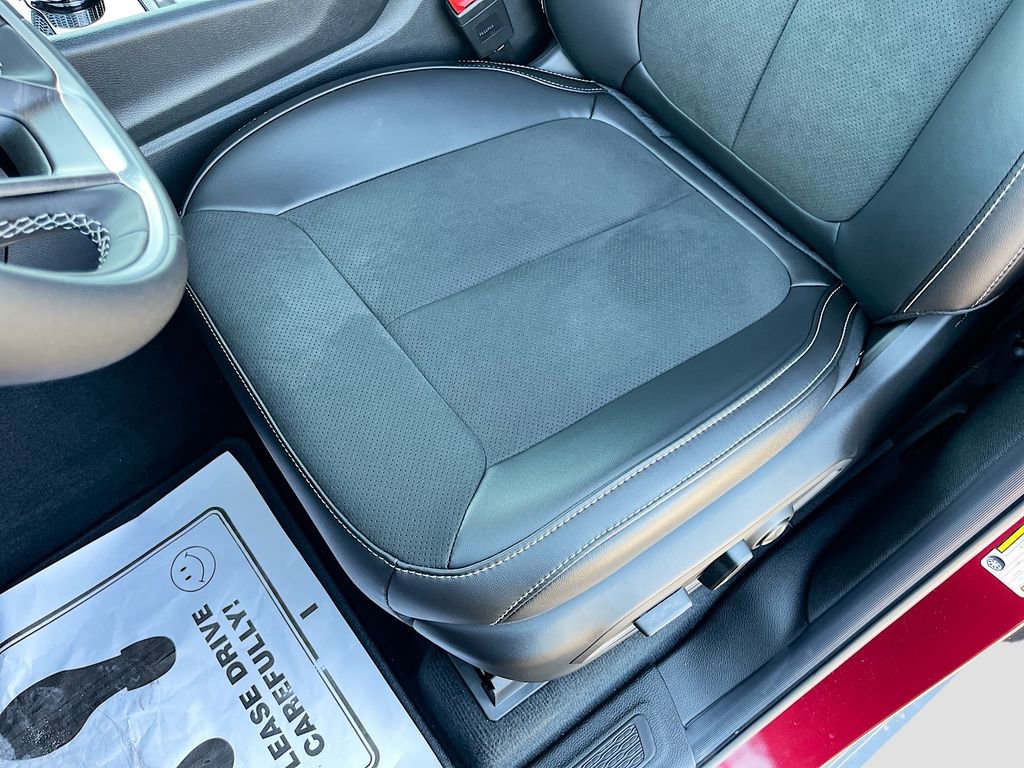New 2026 Jeep Grand Cherokee Altitude RWD image 19