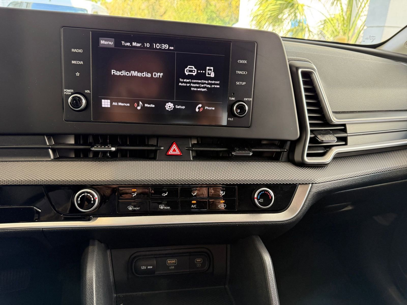 Used 2025 Kia Sportage LX image 17