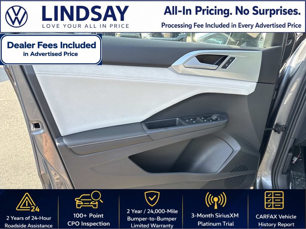 Certified 2025 Volkswagen Taos SE w/ Panoramic Sunroof Package AWD/4WD image 8