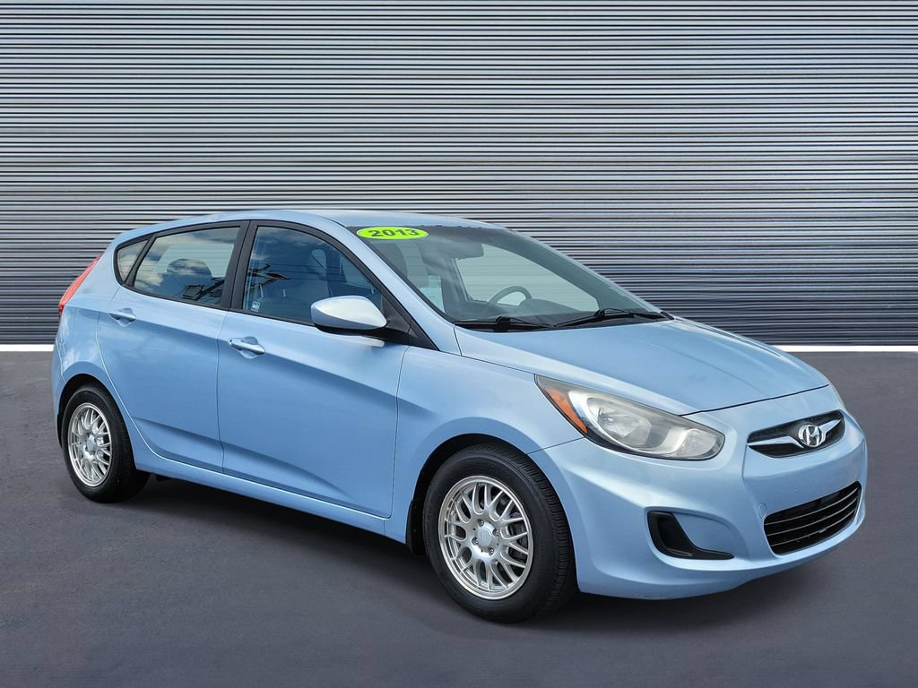 Used 2013 Hyundai Accent GS FWD image 2