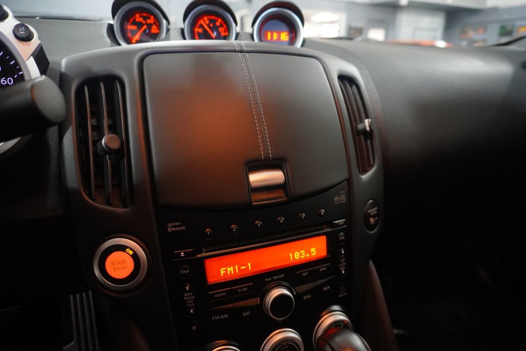 Used 2010 Nissan 370Z Touring image 16