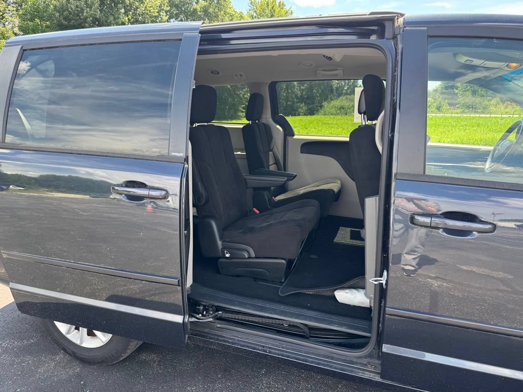 Used 2013 Dodge Grand Caravan SXT FWD image 15