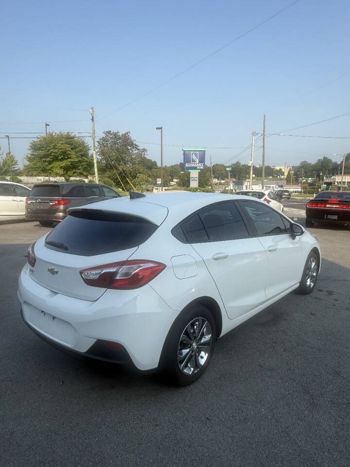Used 2019 Chevrolet Cruze LS w/ LS Convenience Package FWD image 4