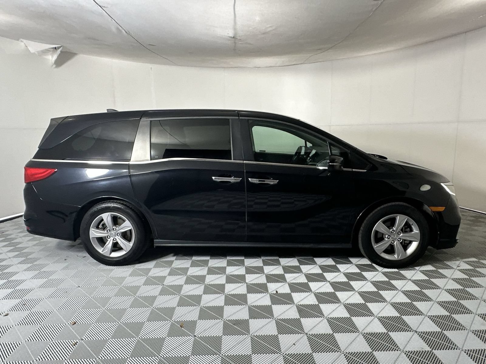 Used 2019 Honda Odyssey EX image 9