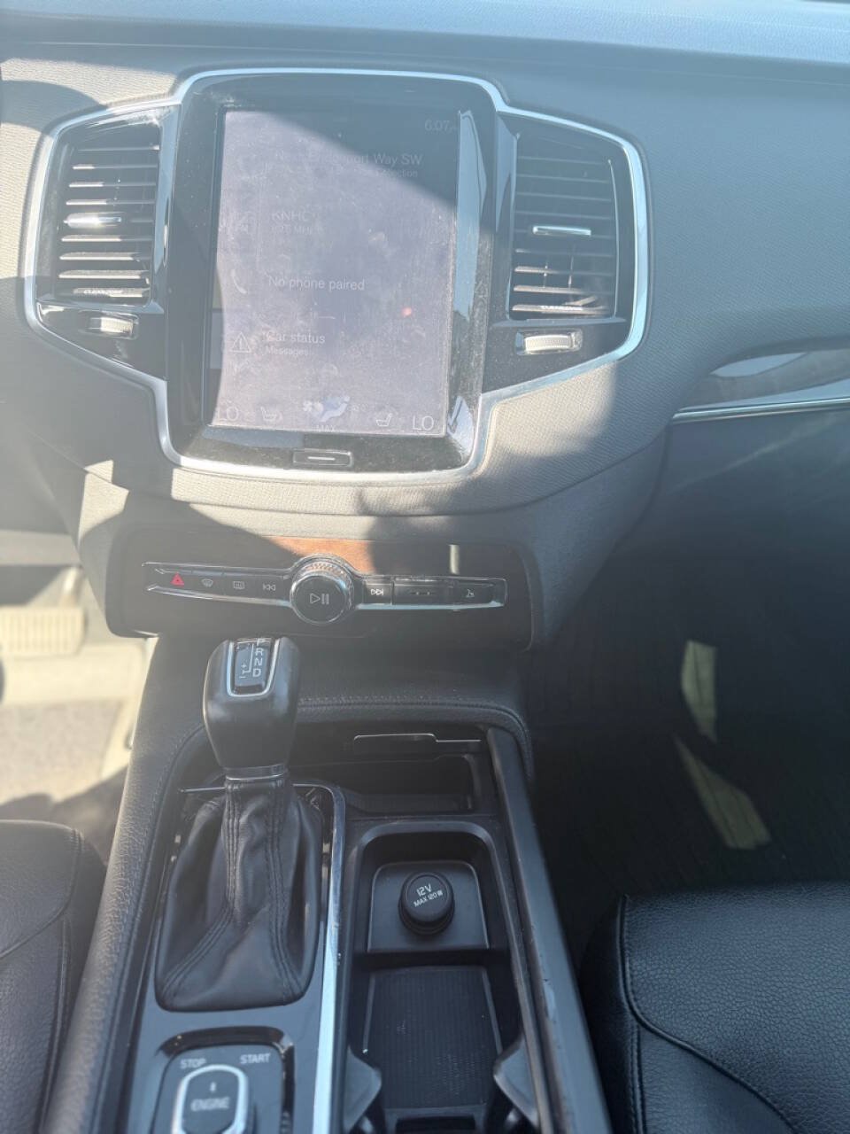 Used 2016 Volvo XC90 T6 Momentum w/ Momentum Plus Package AWD/4WD image 17