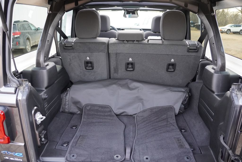 Certified 2025 Jeep Wrangler Unlimited Rubicon 4xe w/ Safety Group image 22