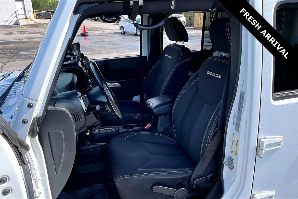 Used 2018 Jeep Wrangler Unlimited Sahara w/ Connectivity Group AWD/4WD image 20