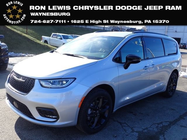 New 2026 Chrysler Pacifica Select w/ S Appearance Package AWD/4WD image 1
