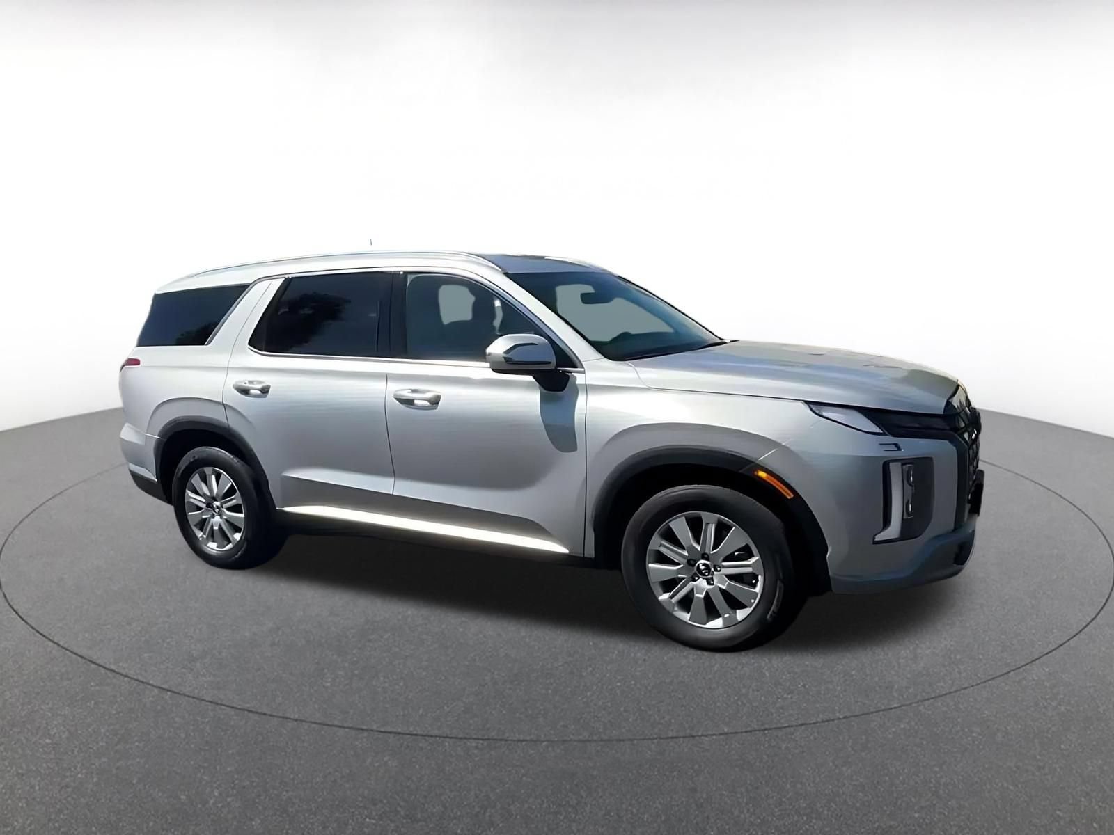 Used 2025 Hyundai Palisade SEL FWD image 2