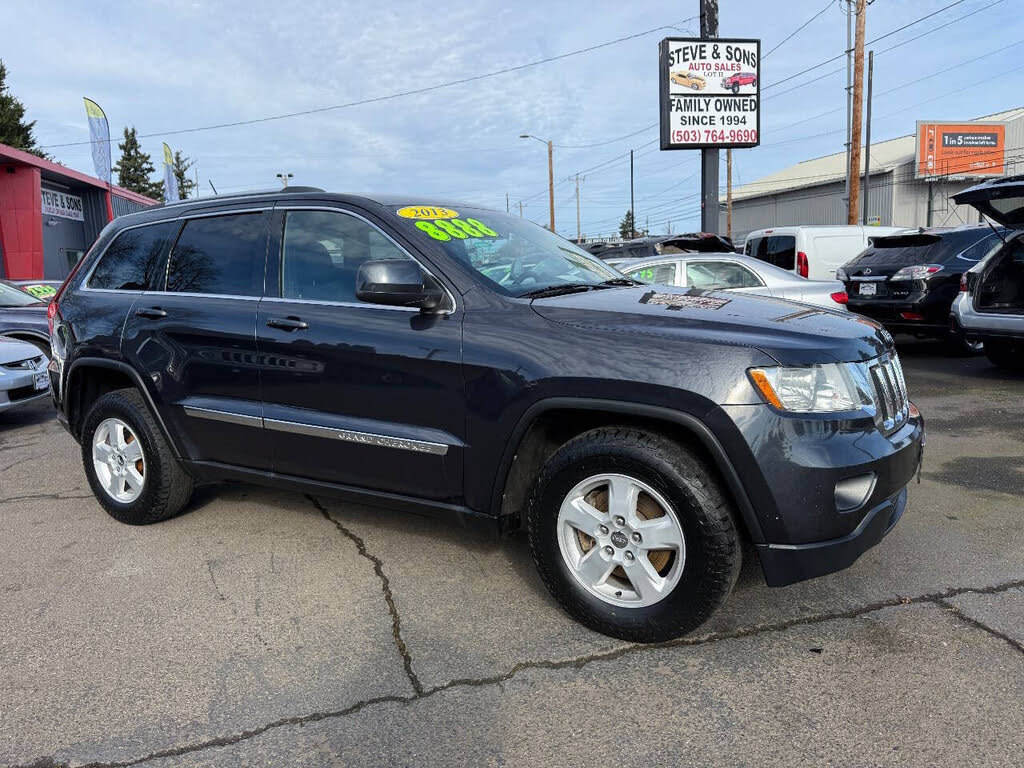 Used 2013 Jeep Grand Cherokee Laredo AWD/4WD image 2