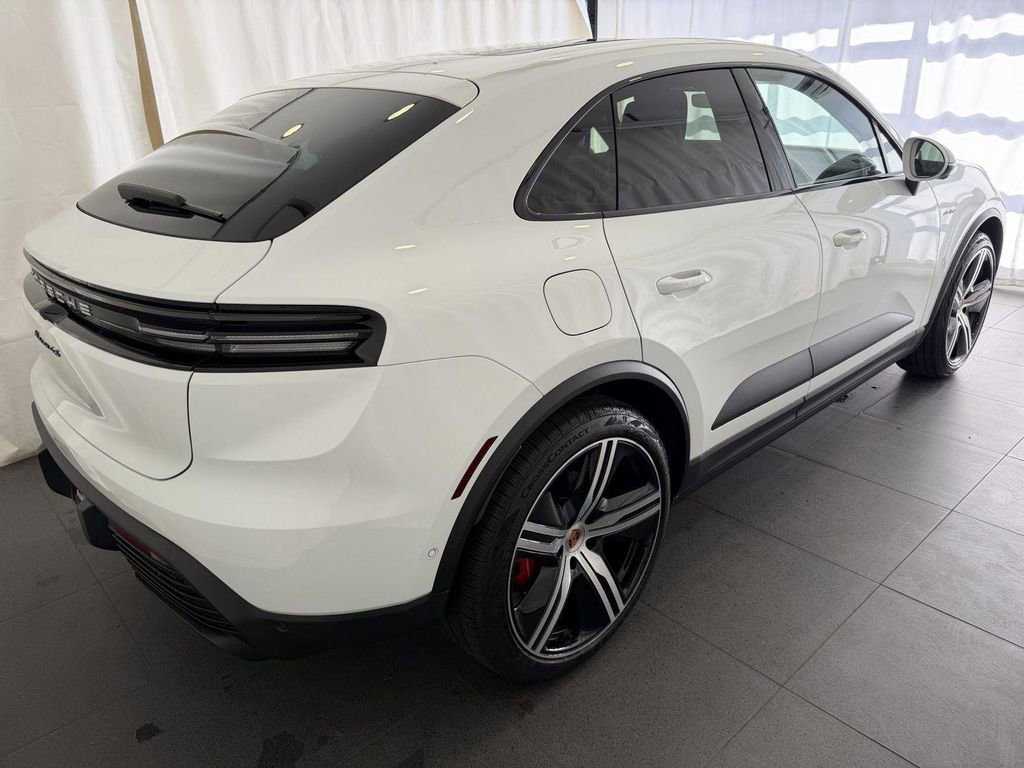 New 2026 Porsche Macan 4S Electric AWD/4WD image 9