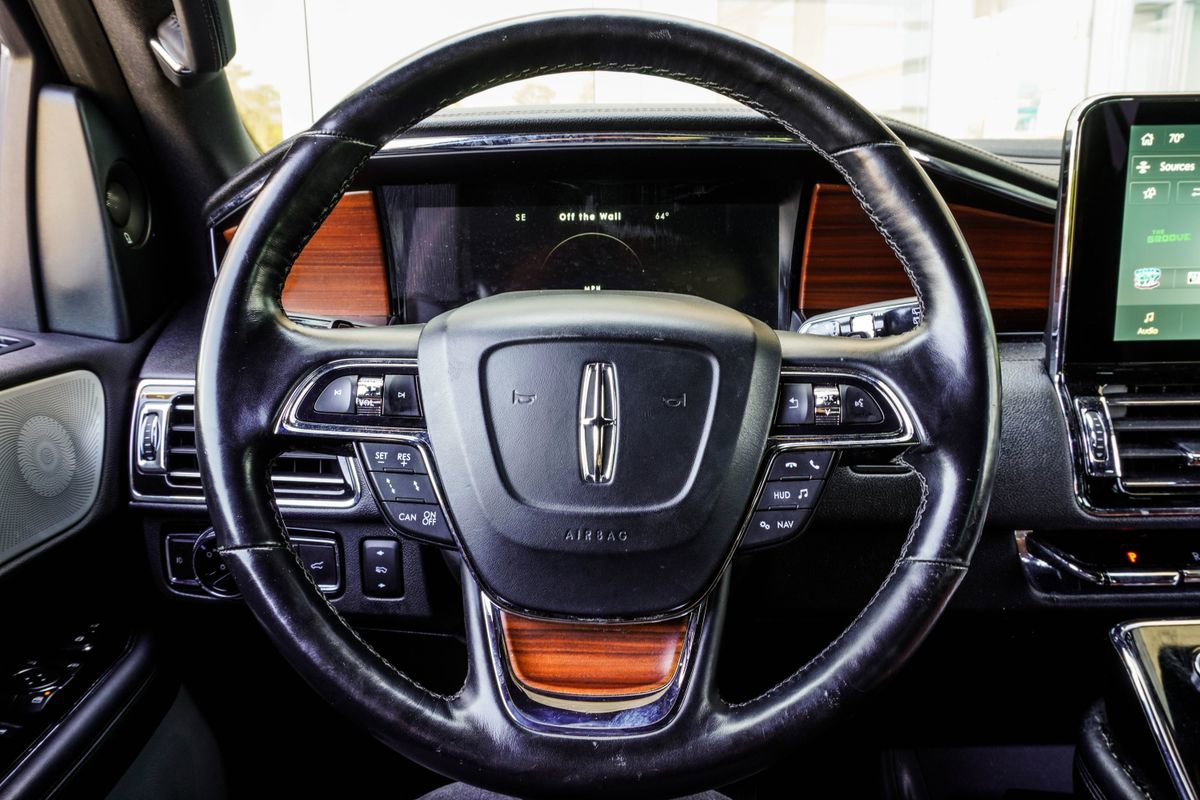 Used 2021 Lincoln Navigator Reserve AWD/4WD image 15