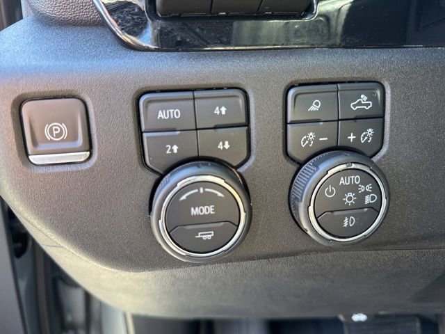 Used 2024 Chevrolet Silverado 2500 High Country w/ Technology Package image 12