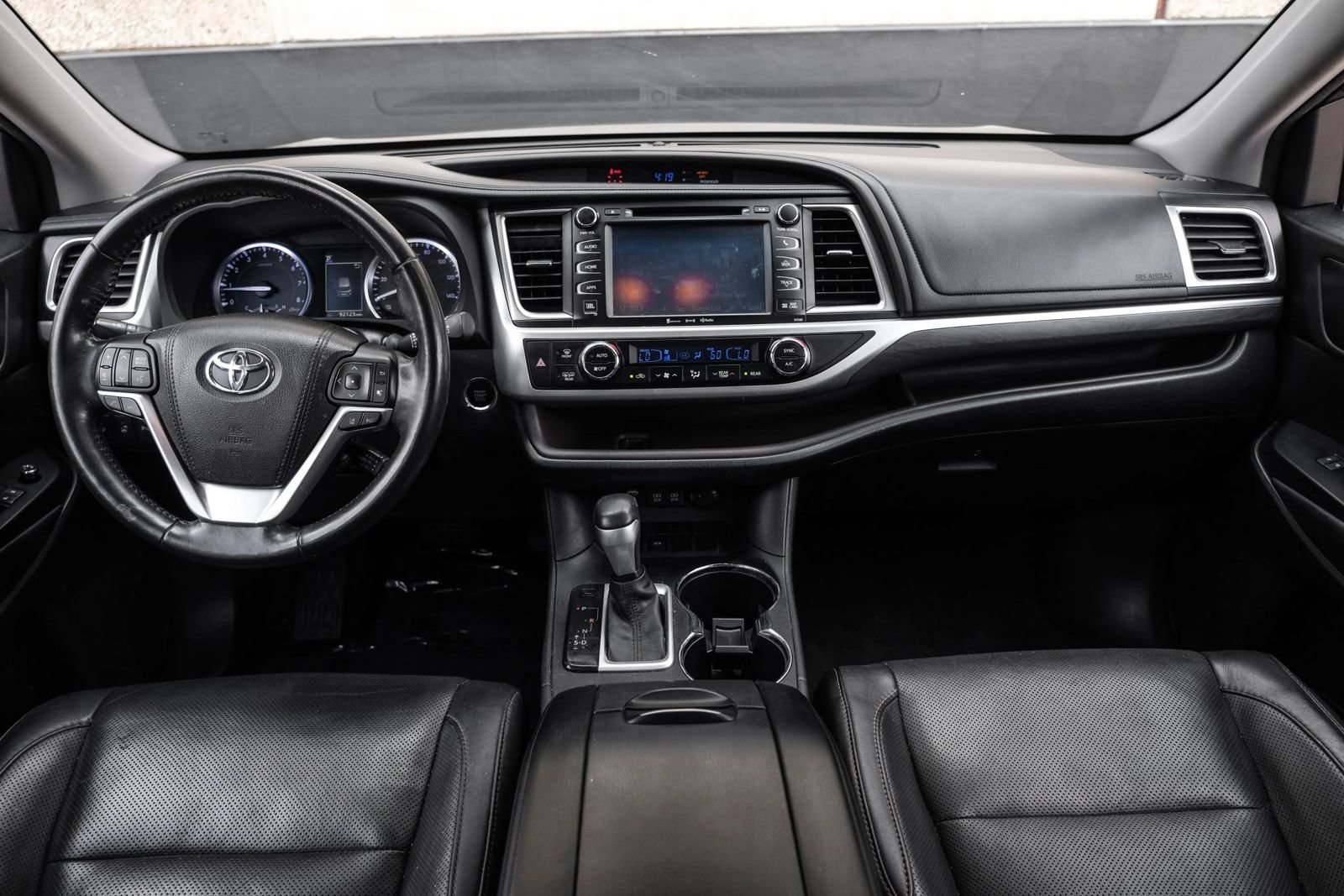 Used 2017 Toyota Highlander Limited Platinum FWD image 17