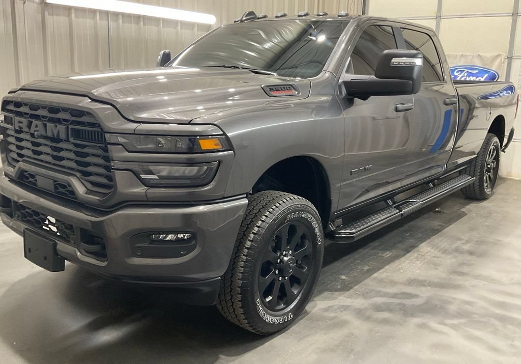 Used 2025 RAM 3500 Big Horn AWD/4WD image 4