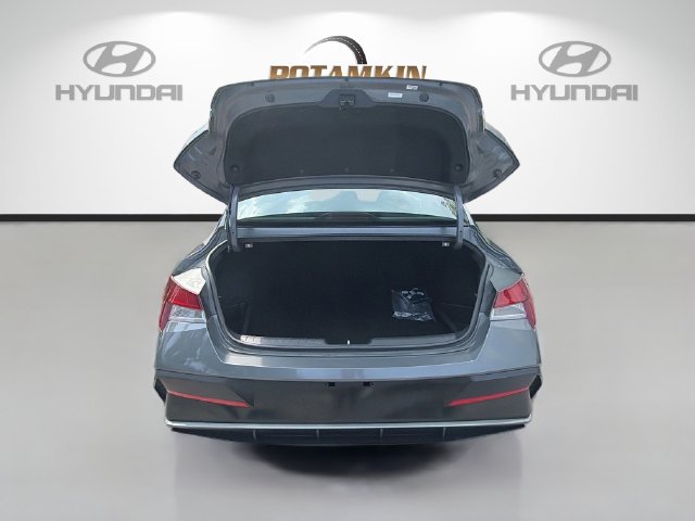 Used 2025 Hyundai Elantra Sport FWD image 26