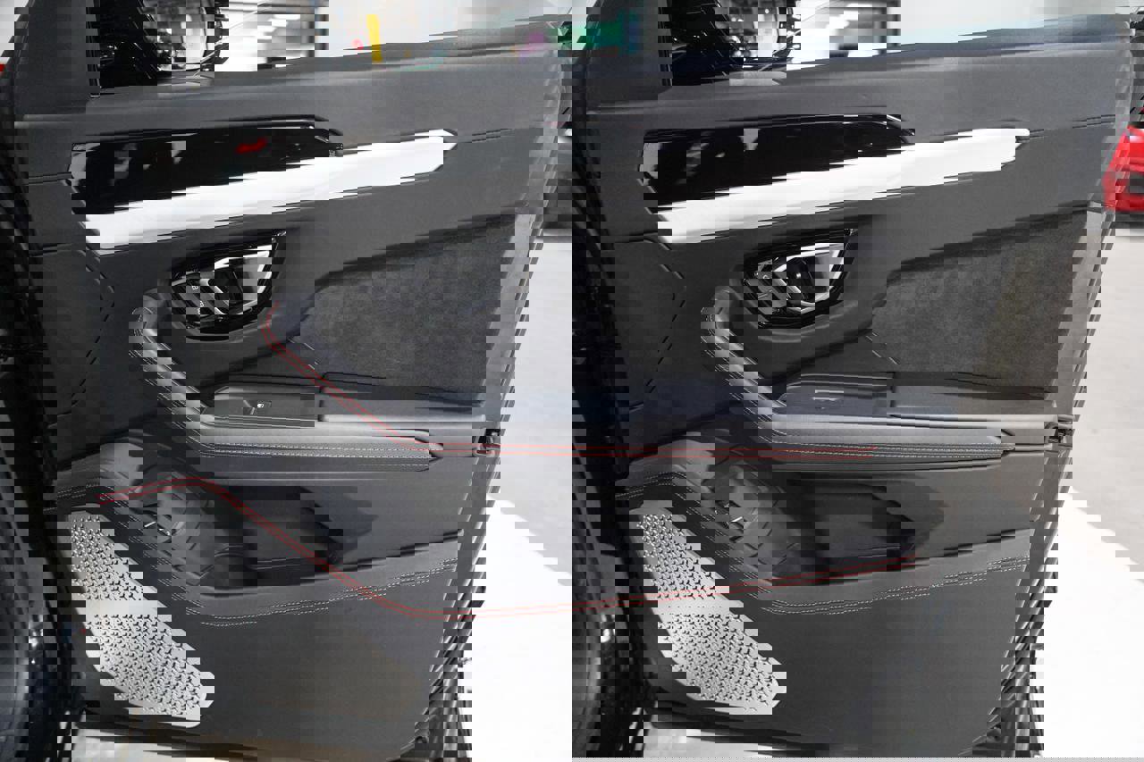 Used 2020 Lamborghini Urus image 17