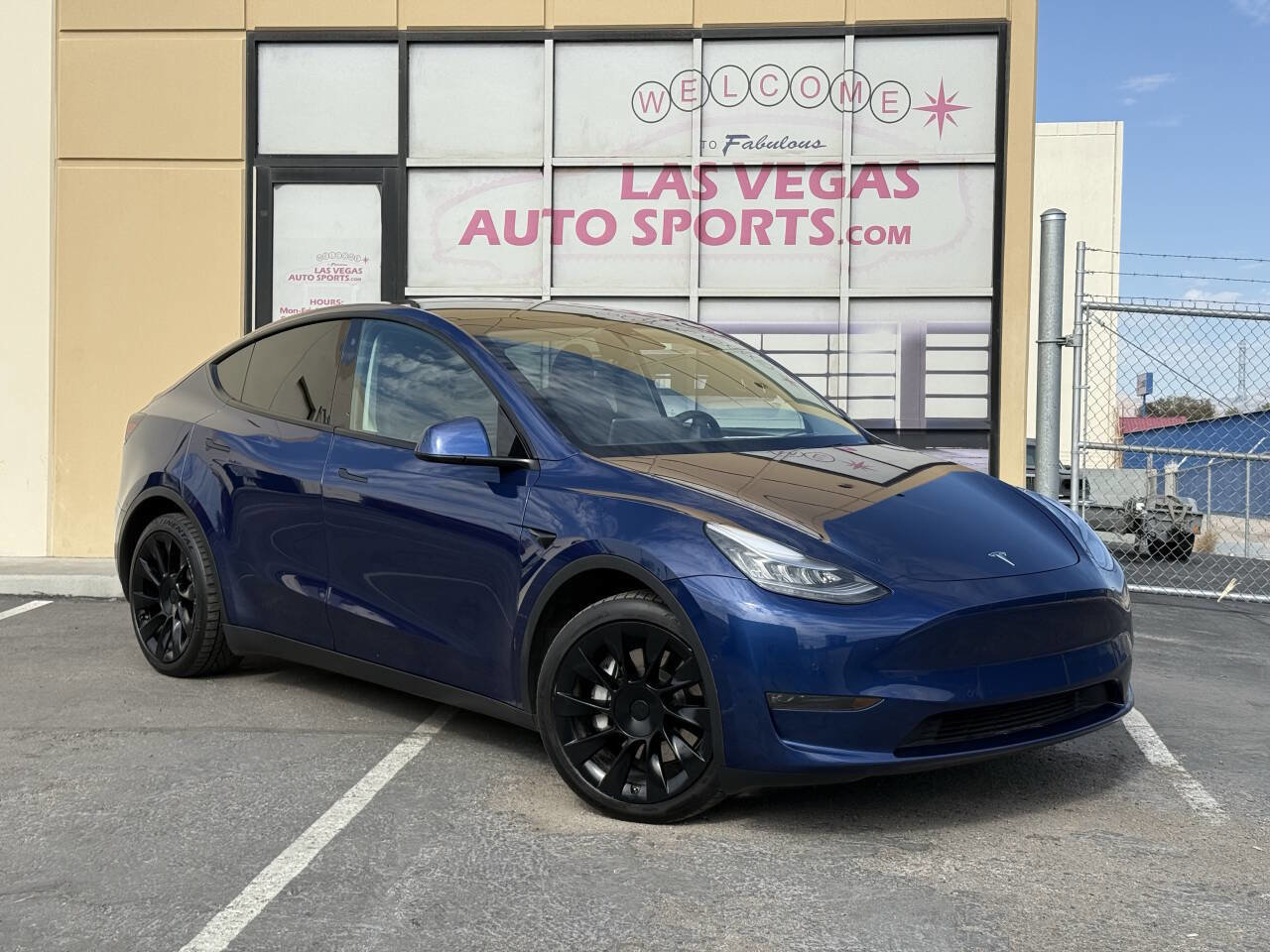 Used 2020 Tesla Model Y Long Range image 2