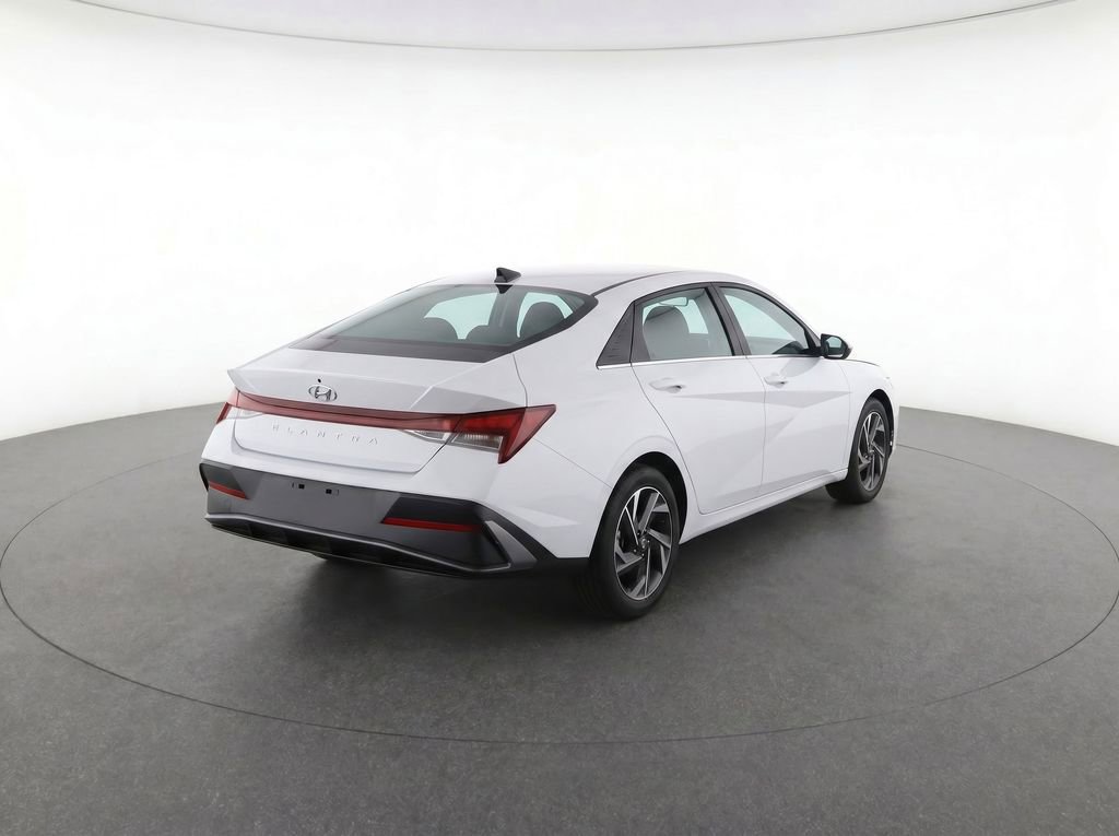 New 2026 Hyundai Elantra Limited FWD image 4