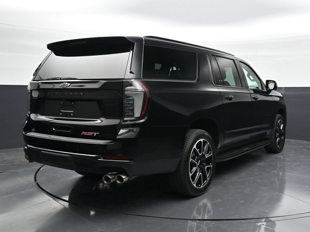 Used 2025 Chevrolet Suburban RST w/ Comfort Package AWD/4WD image 10