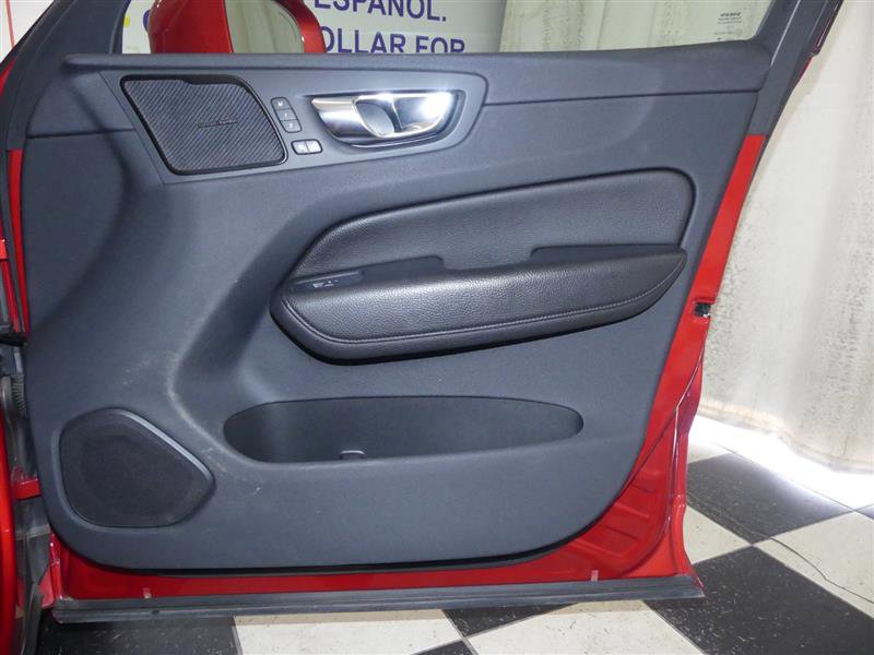 Used 2019 Volvo XC60 T5 Inscription image 26