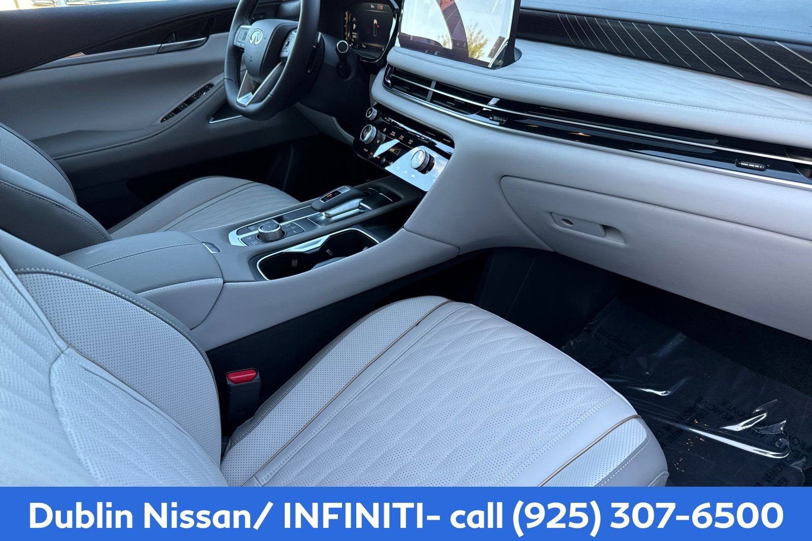 New 2026 INFINITI QX60 Autograph w/ Dark Cargo Package AWD/4WD image 17