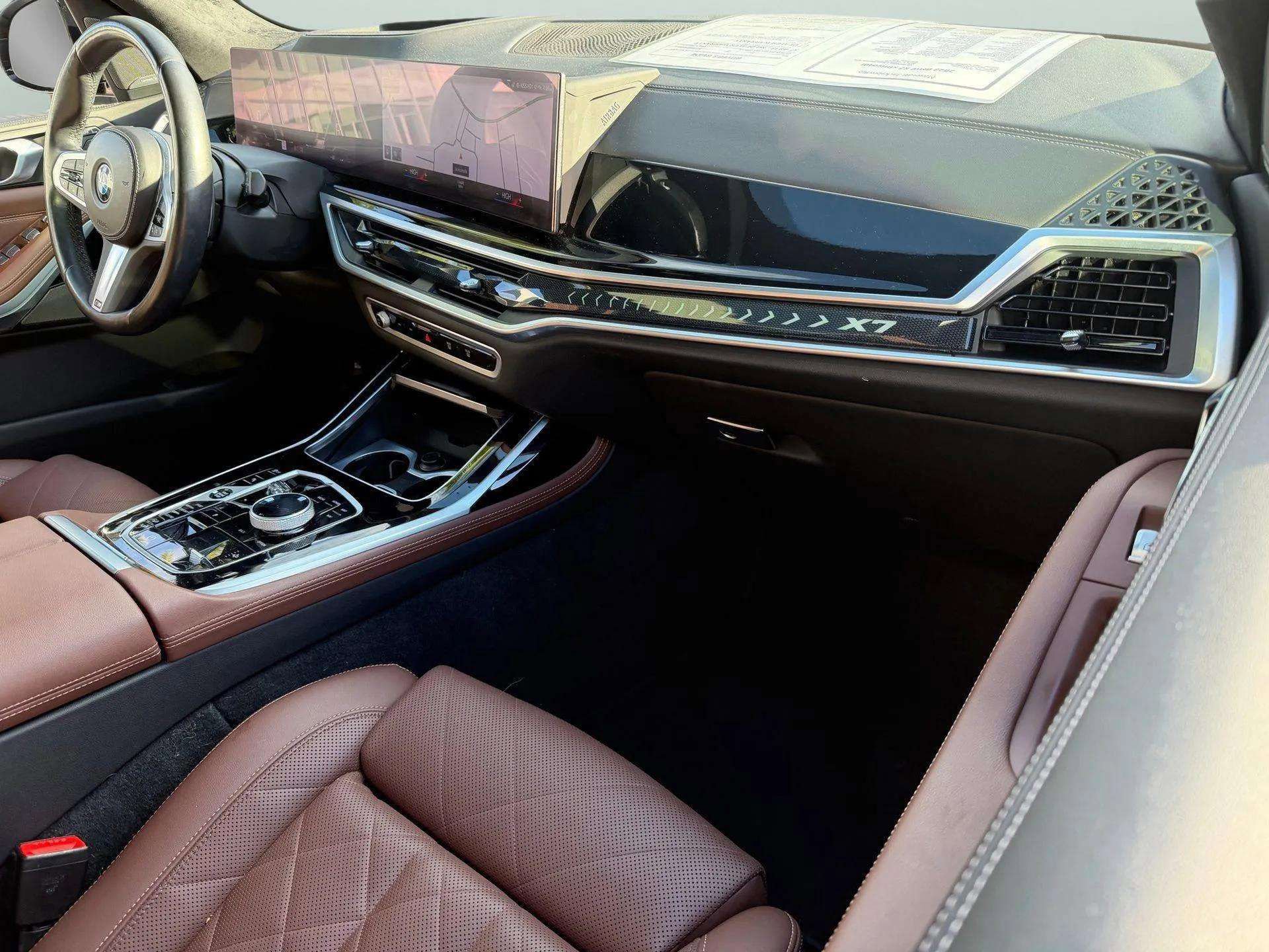 Used 2023 BMW X7 xDrive40i w/ Executive Package image 2