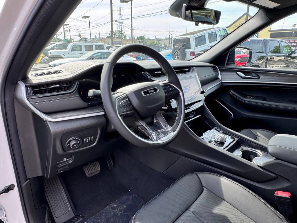 New 2026 Jeep Grand Cherokee Limited AWD/4WD image 12