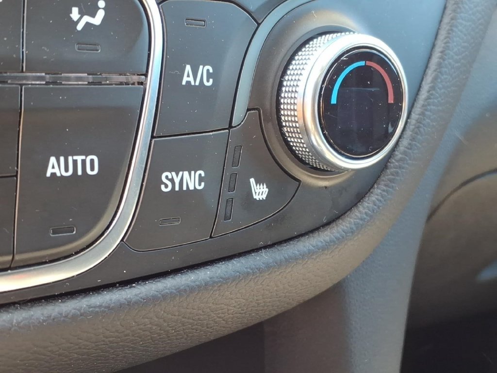 Used 2024 Chevrolet Equinox LT FWD image 21