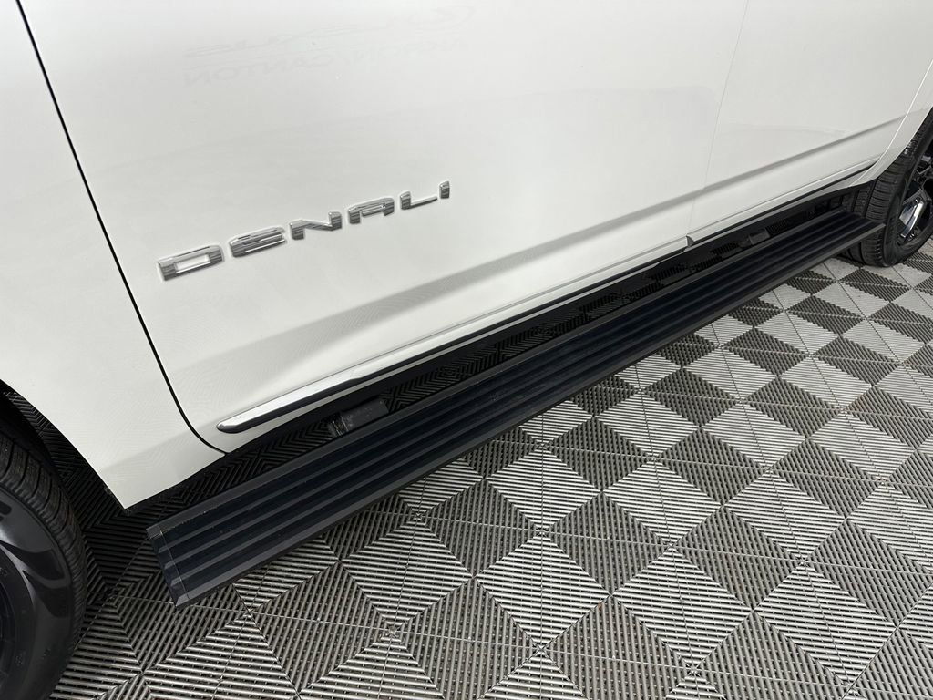 Used 2023 GMC Yukon XL Denali w/ Denali Reserve Package AWD/4WD image 46