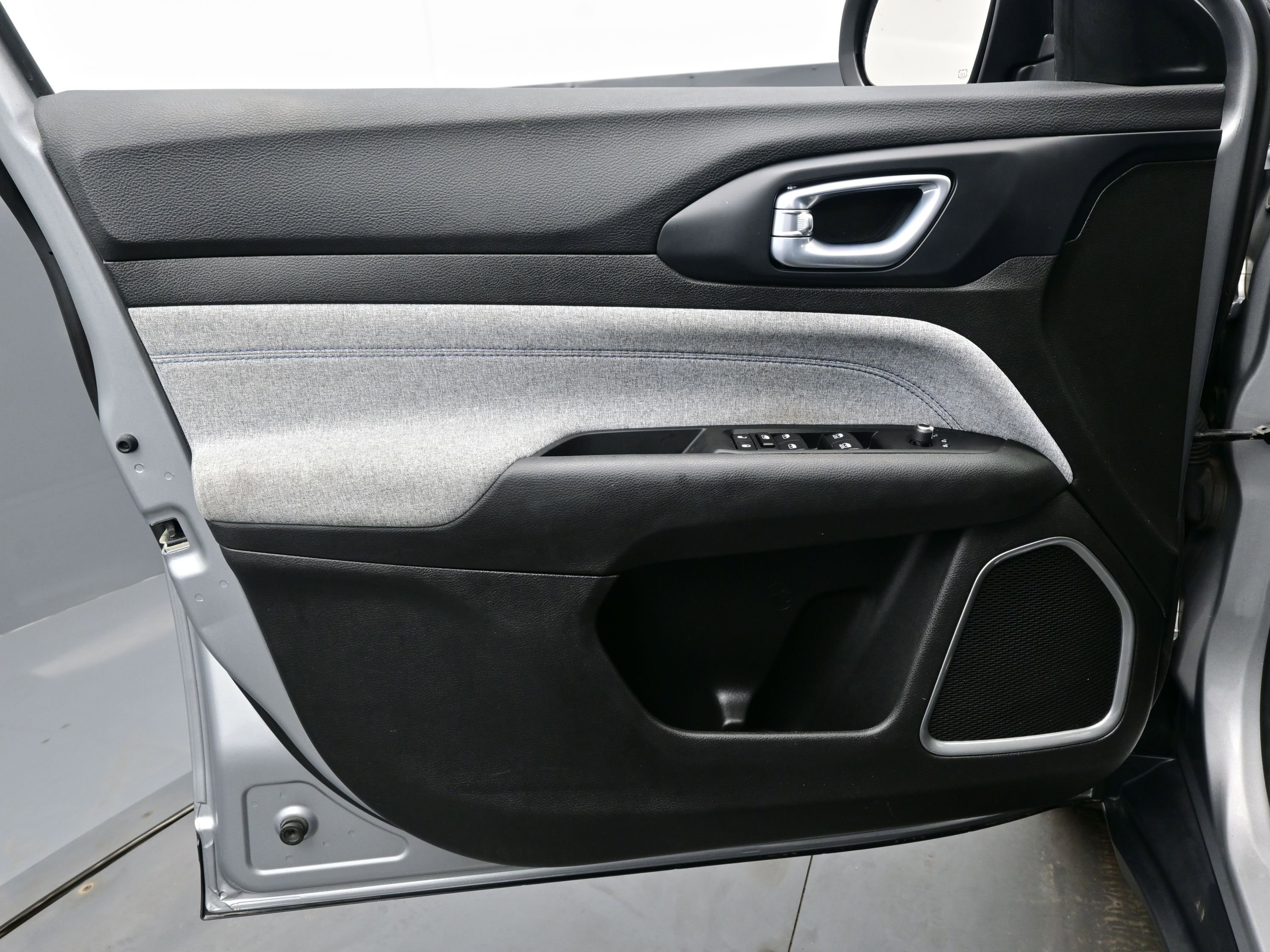 Used 2022 Jeep Compass Latitude w/ Convenience Group image 9