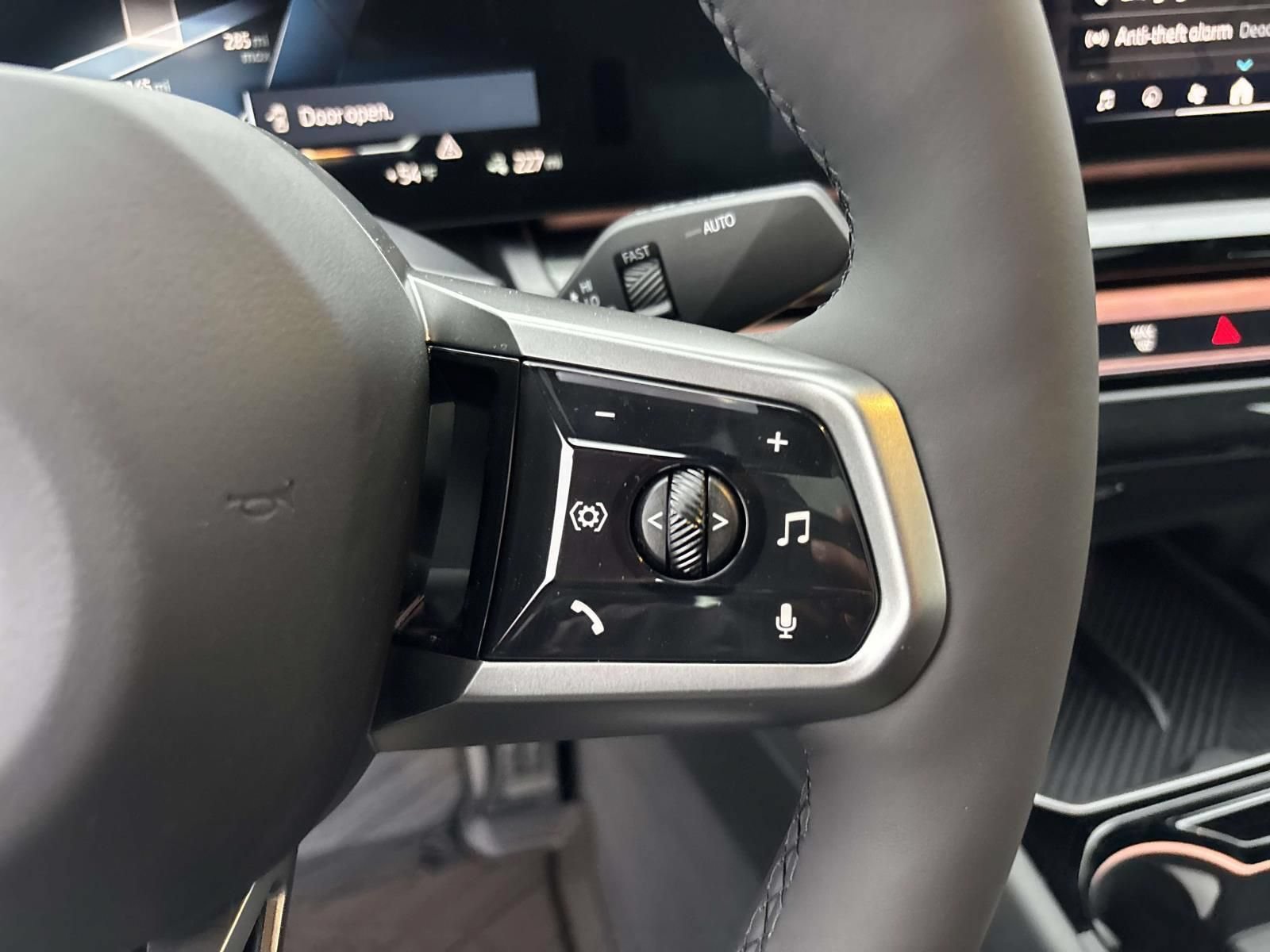 New 2026 BMW i5 eDrive40 w/ M Sport Package AWD/4WD image 39
