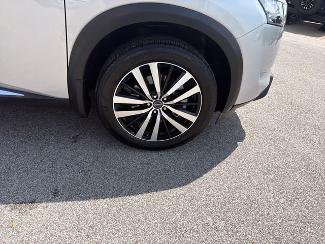 Used 2025 Nissan Pathfinder Platinum w/ Cargo Package image 44