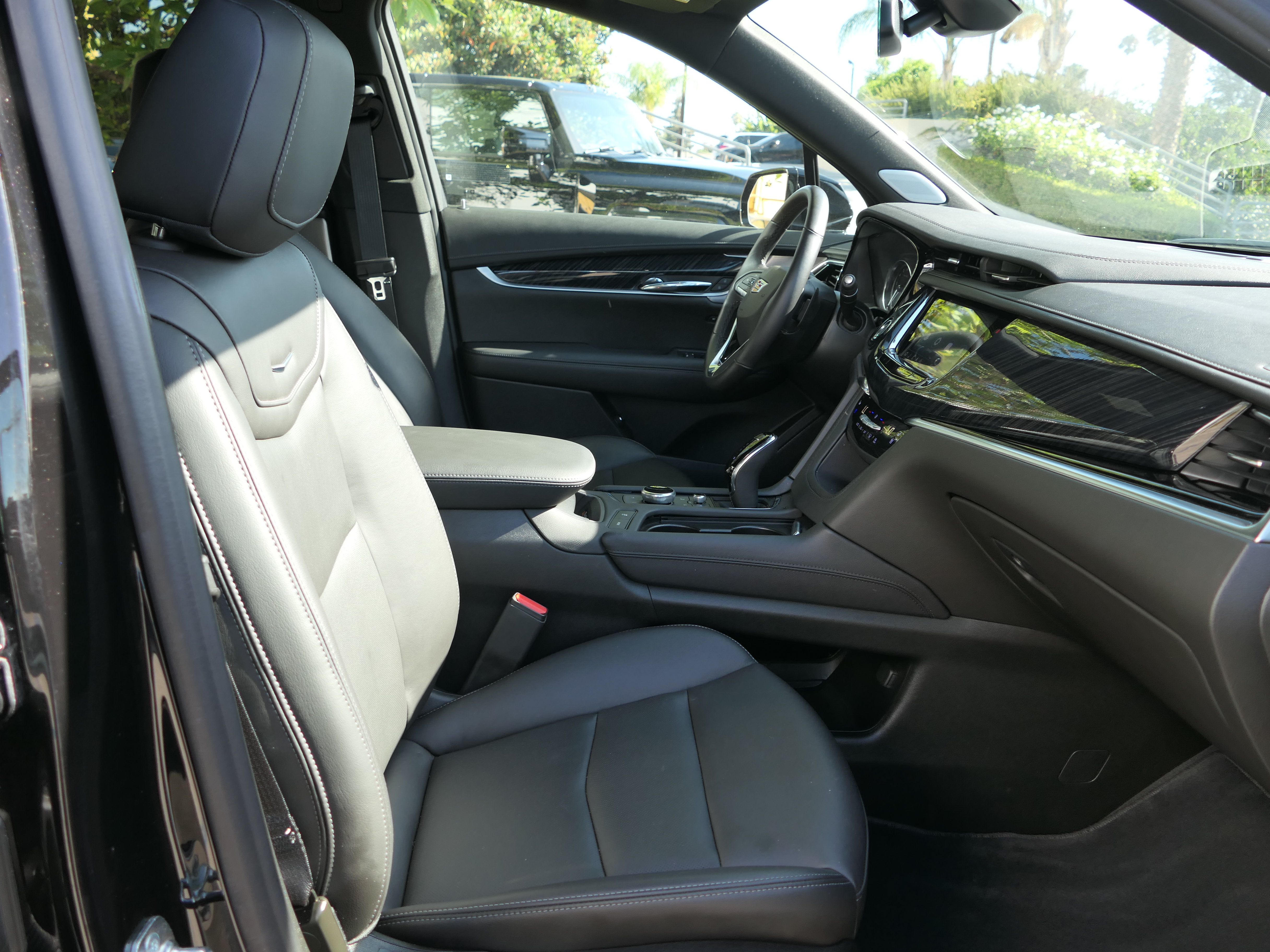 New 2025 Cadillac XT6 Premium Luxury FWD image 28