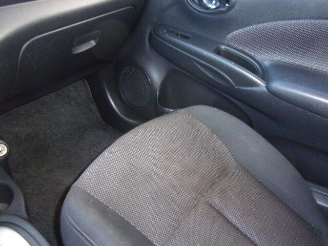 Used 2018 Nissan Versa SV image 11