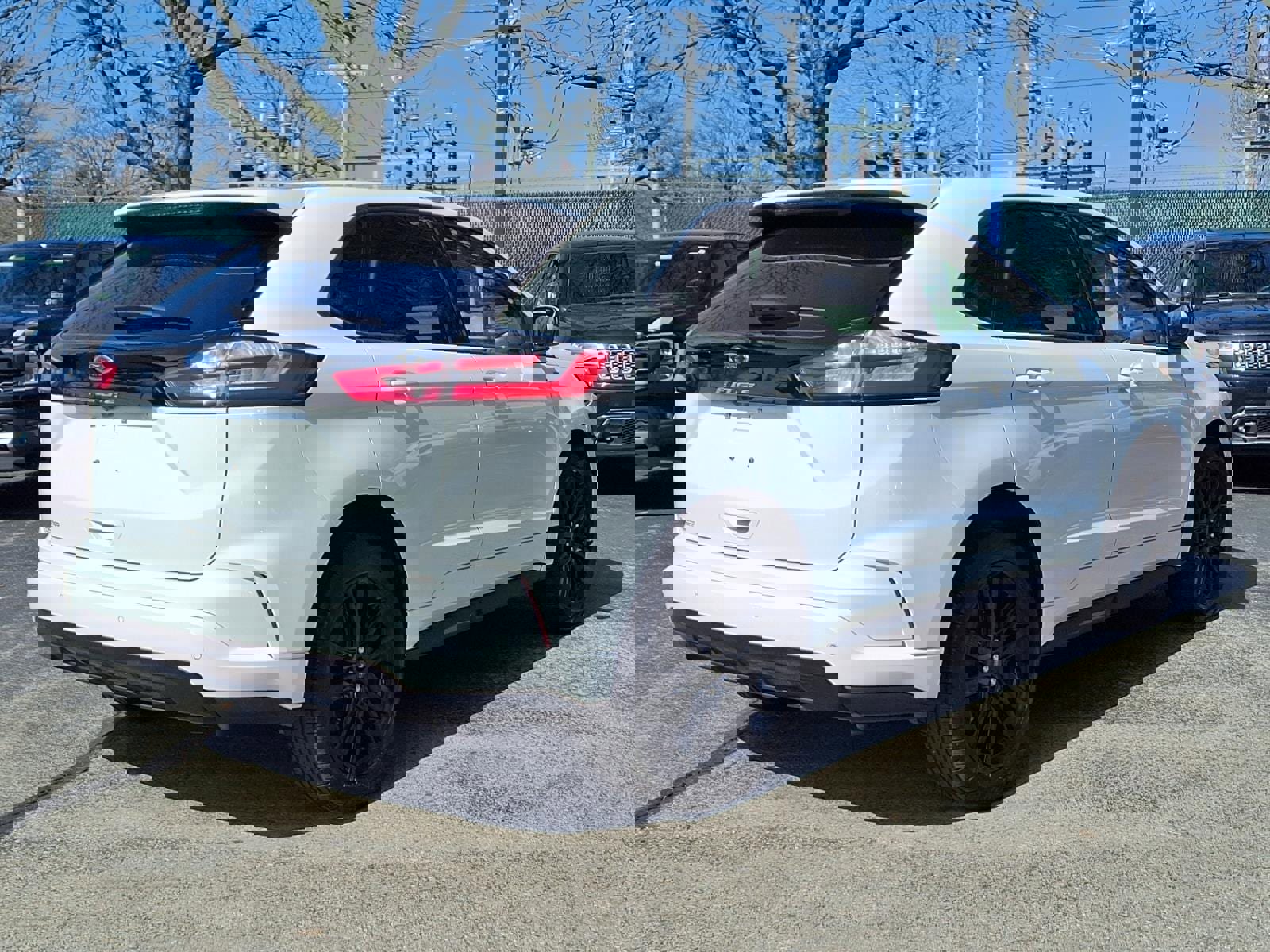 Certified 2022 Ford Edge ST-Line w/ Cargo Accessory Package AWD/4WD image 4