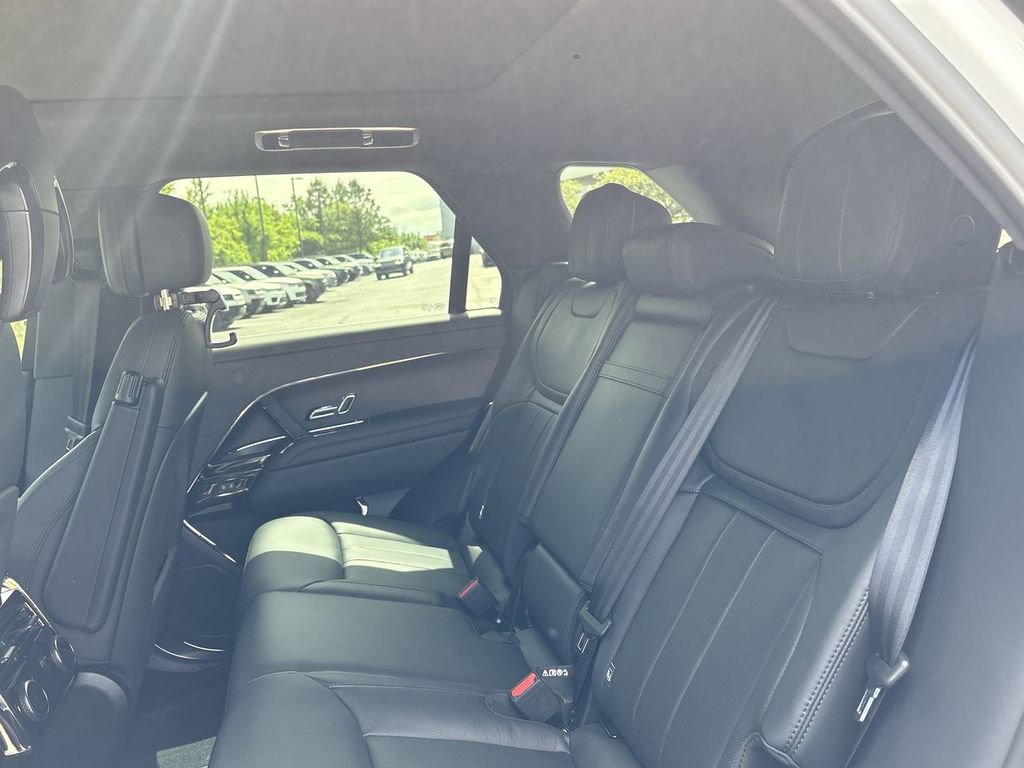 New 2026 Land Rover Range Rover Sport Dynamic SE AWD/4WD image 15
