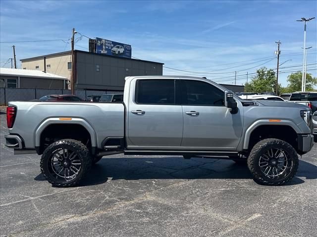 Used 2024 GMC Sierra 2500 Denali Ultimate AWD/4WD image 12