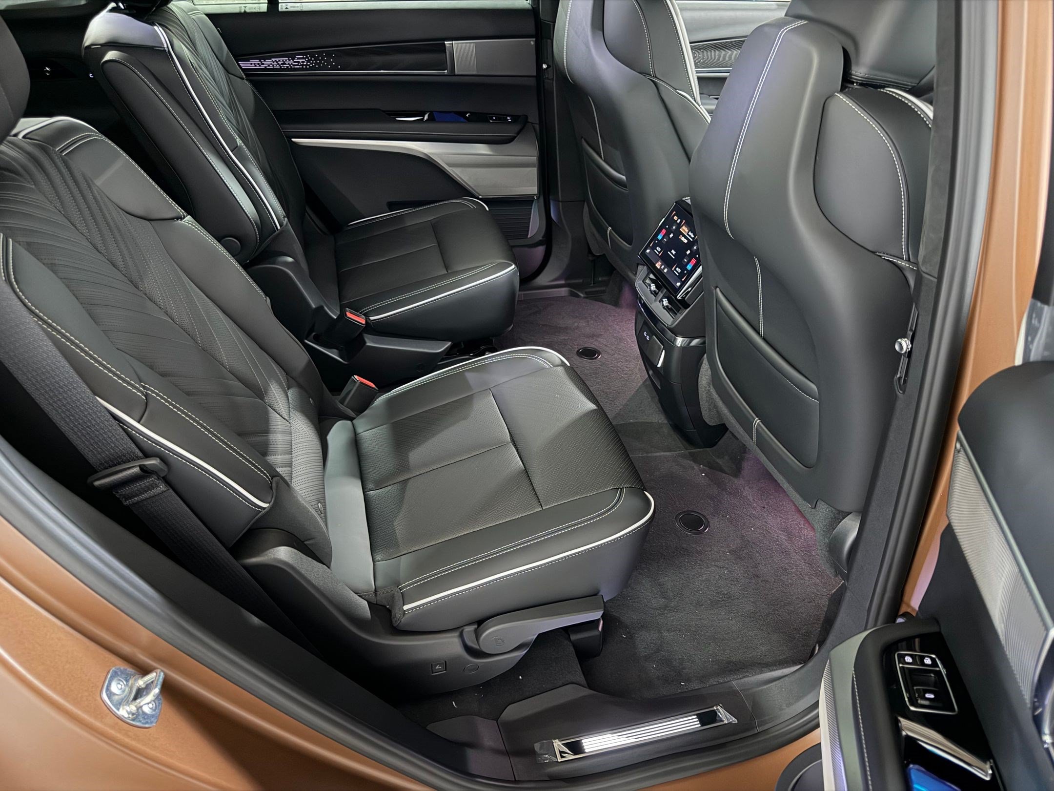 New 2027 Cadillac Vistiq Platinum AWD/4WD image 59