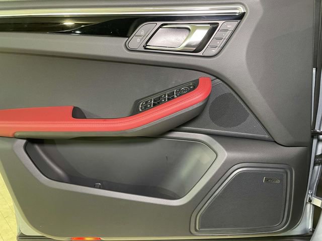 New 2026 Porsche Macan image 34