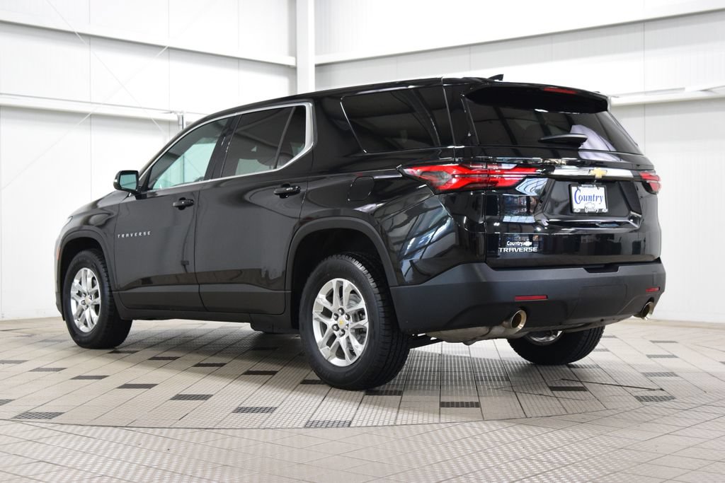 Used 2023 Chevrolet Traverse LS w/ Safety Package FWD image 6
