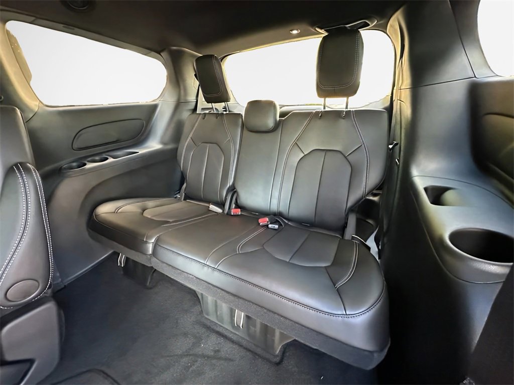 New 2026 Chrysler Pacifica Select image 23