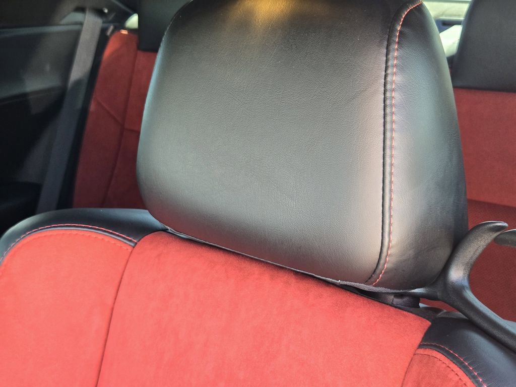 Used 2022 Dodge Challenger R/T w/ Plus Package image 13