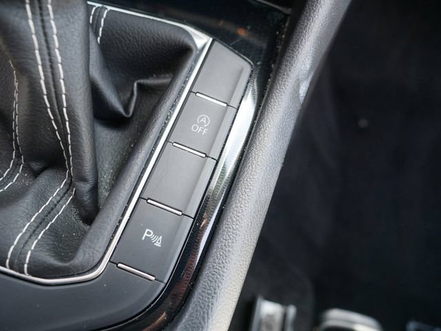 Certified 2025 Volkswagen Taos SE AWD/4WD image 33