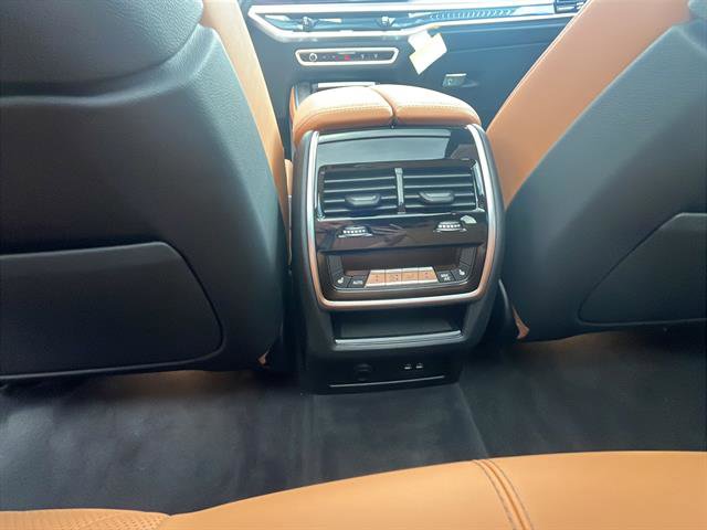New 2026 BMW X5 xDrive50e w/ Climate Comfort Package image 19