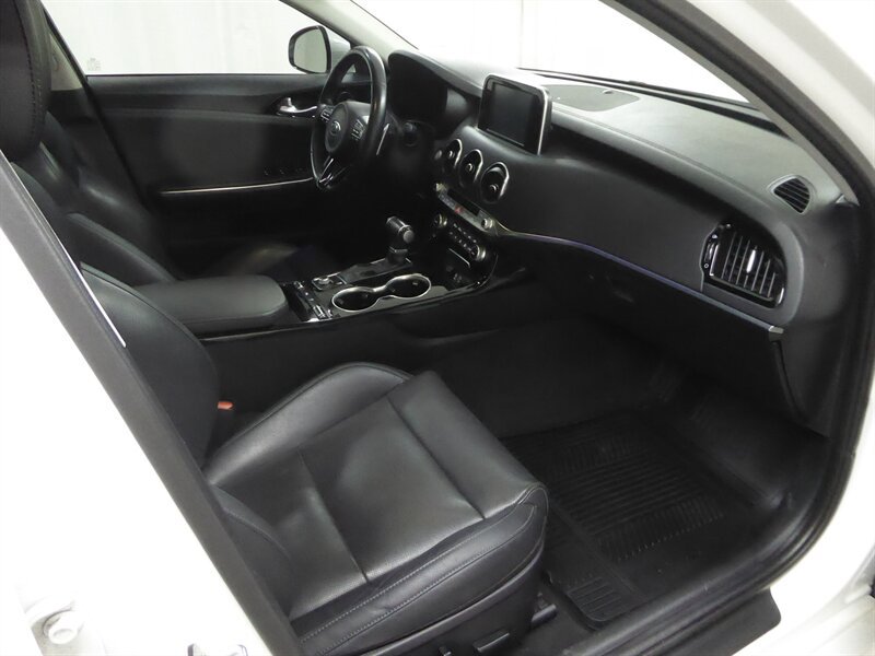 Used 2019 Kia Stinger RWD image 23