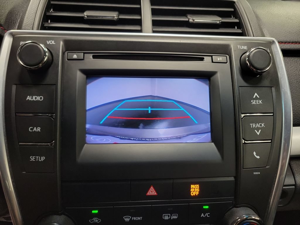 Used 2016 Toyota Camry SE FWD image 18