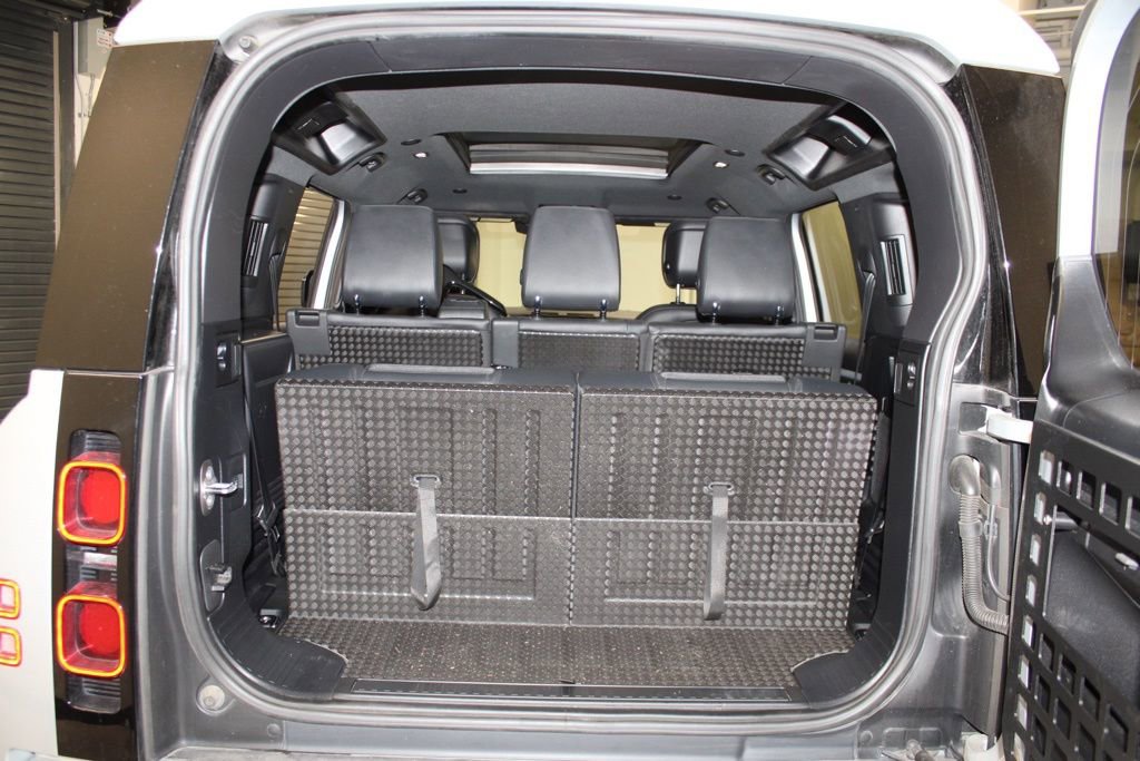 Used 2022 Land Rover Defender 110 XS Edition AWD/4WD image 51