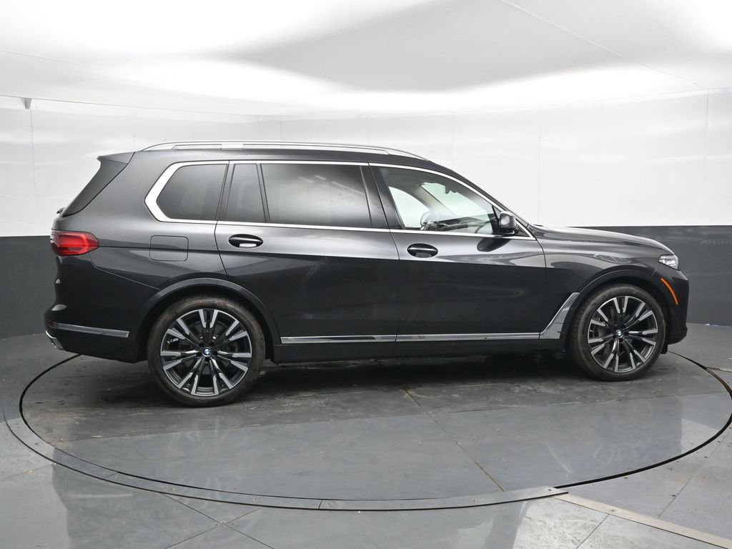 Used 2022 BMW X7 xDrive40i w/ Premium Package AWD/4WD image 4